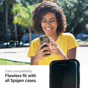Spigen iPhone 11 / iPhone XR Screen Protector GLAS.tR EZ Fit (2 Pack) view 4