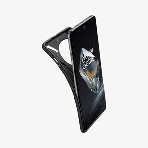 Flexible installation of Spigen Liquid Air case on OnePlus 12