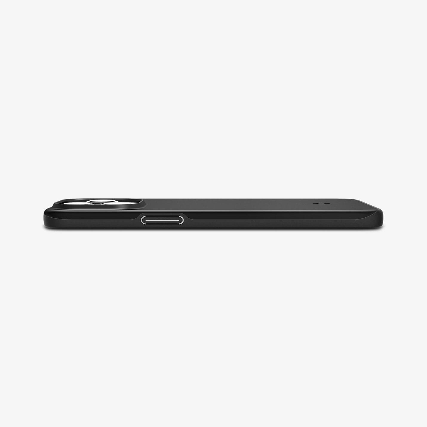 Spigen Thin Fit case for iPhone 15 Pro Max in Black – detail image 6